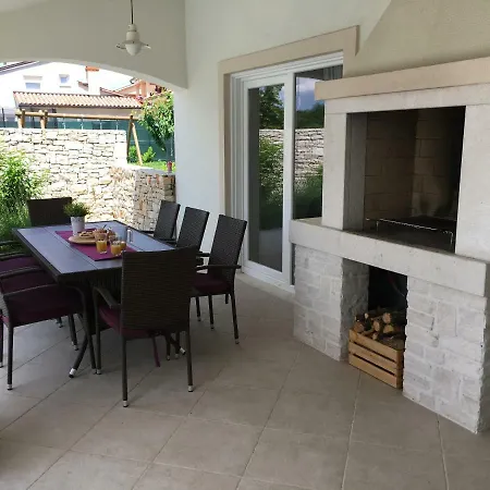 Villa Blanca With A Heated Private Pool Ružići