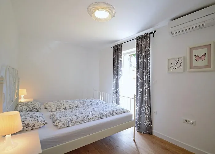 Villa Blanca With A Heated Private Pool