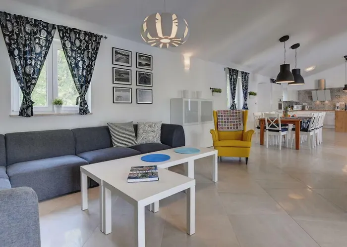 Villa Villa Blanca With A Heated Private Pool *